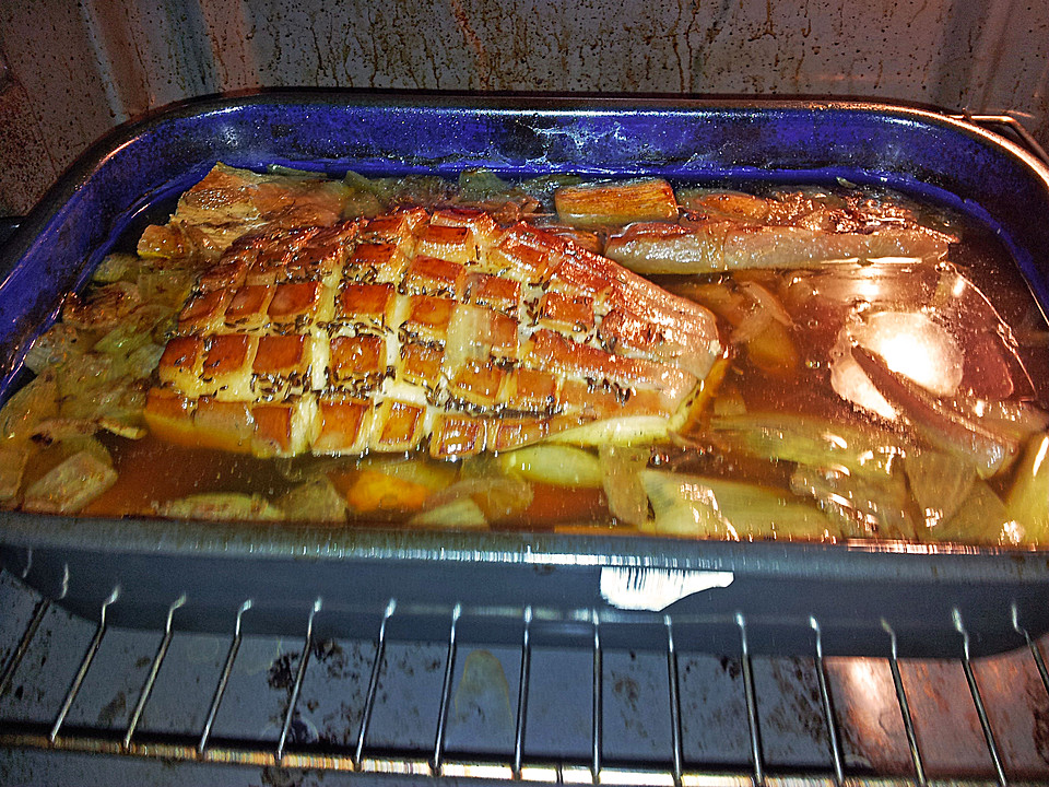 Schweinebraten in Zwiebel-Biersoße von Minerle | Chefkoch.de
