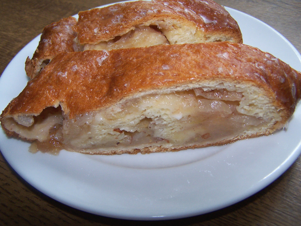 Apfelstrudel aus Hefeteig von sandratinz | Chefkoch.de