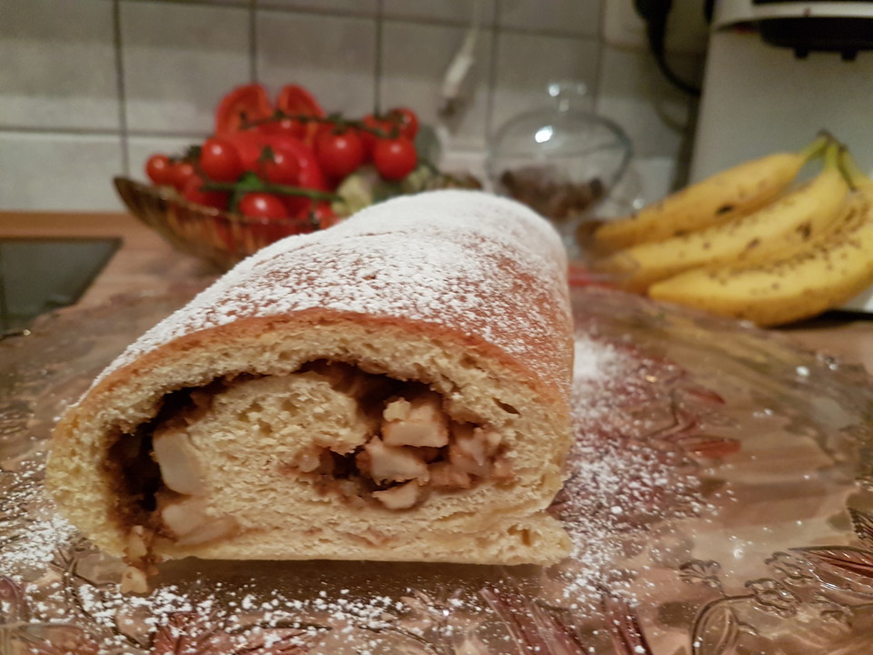 Apfelstrudel aus Hefeteig von sandratinz | Chefkoch.de