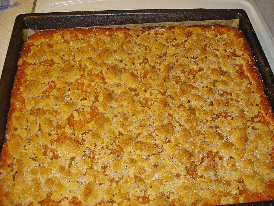 Hefekuchen mit Aprikosen und Streuseln von Shaniya07 | Chefkoch.de