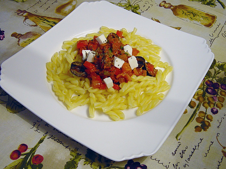 Pasta mit leckerer Schafskäse-Pesto Soße von ManuGro | Chefkoch.de