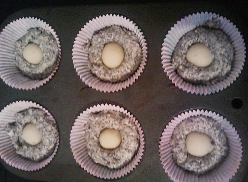 Marzipan-Mohn Cupcakes von dashonigkuchenpferd | Chefkoch.de