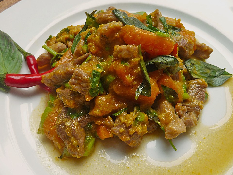 Thailändischer gebratener Kürbis mit Schweinefleisch und Ei von Dorry ...