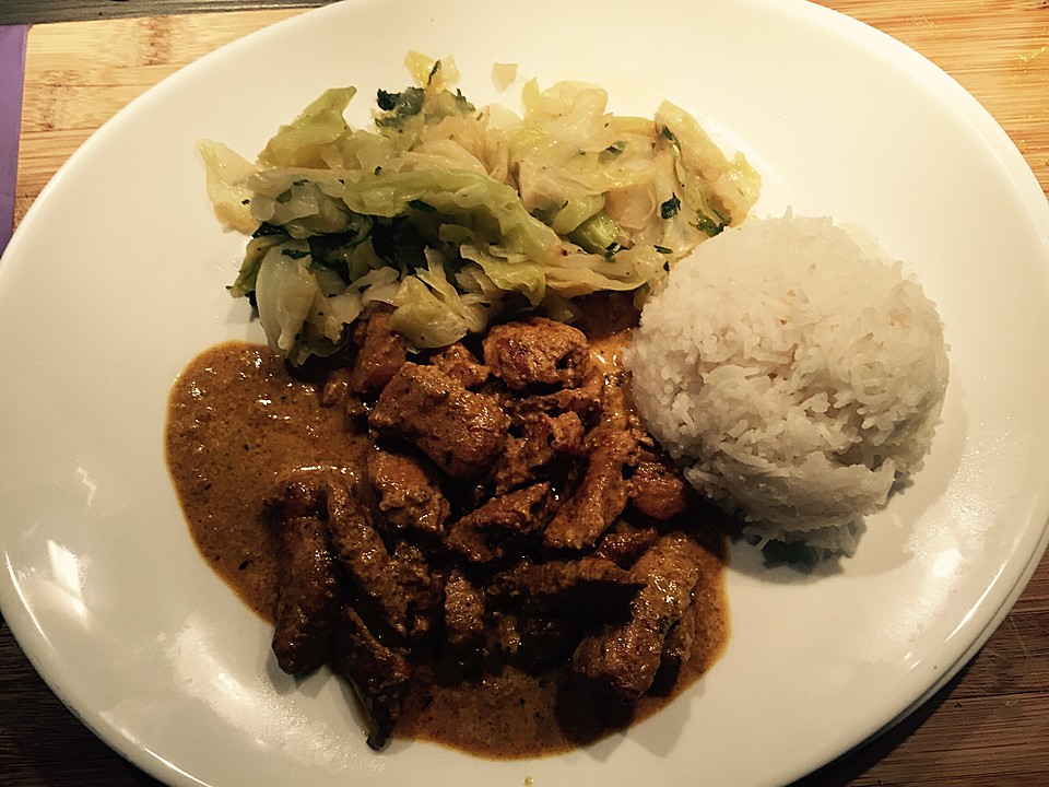 Putenstreifen mit Currysauce und Spitzkohl von kleine Hexe | Chefkoch.de