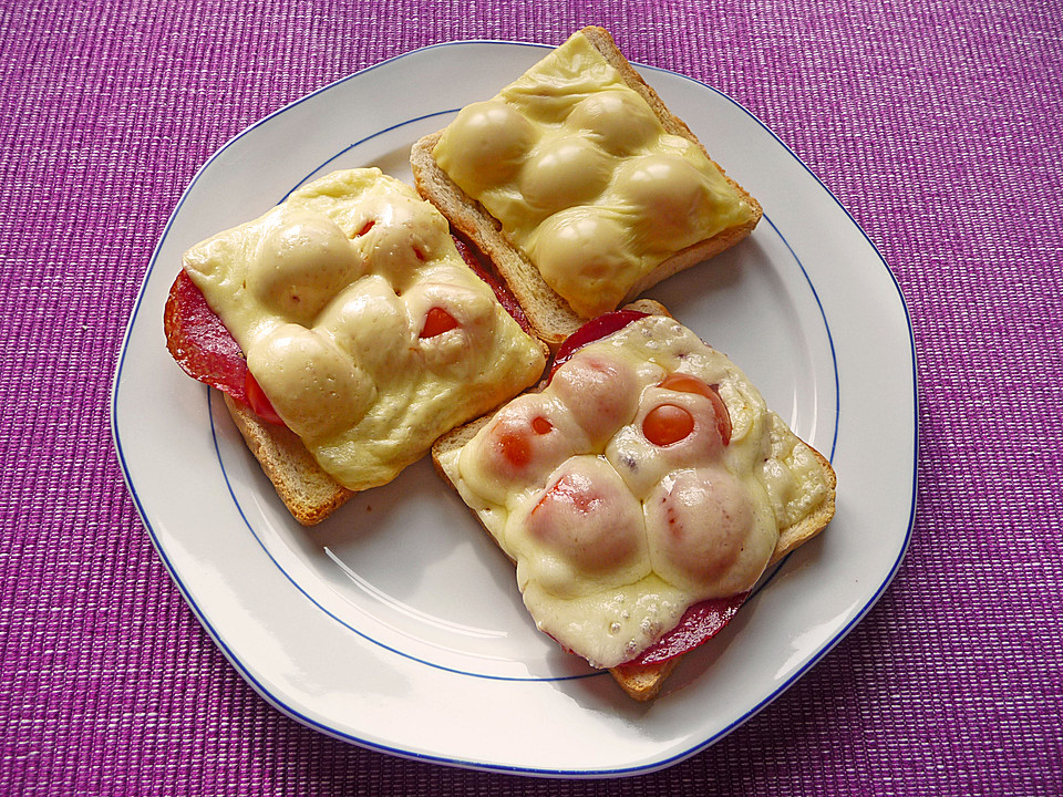 Überbackener Toast mit Schinken, Gurke und Tomate von Mysteria ...