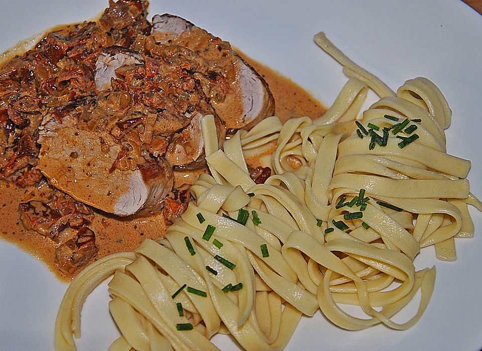 Kalbsnuss an Portweinrahm mit getrockneten Tomaten von walo | Chefkoch.de