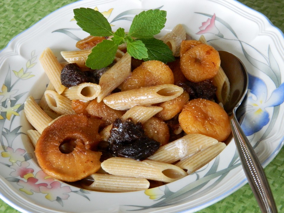 Süße Backobst - Sauce zu Vollkornnudeln