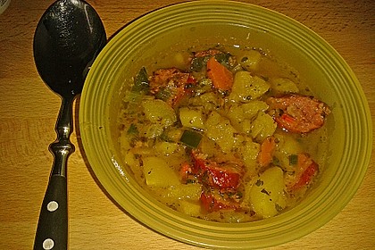 Dicke Kartoffelsuppe mit Wurst 7