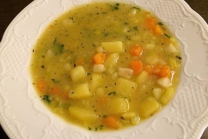 Dicke Kartoffelsuppe mit Wurst 1