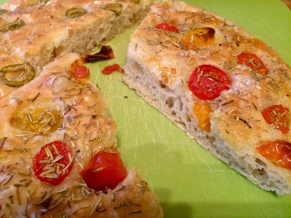 Focaccia mit Tomaten und Rosmarin von gloryous | Chefkoch.de