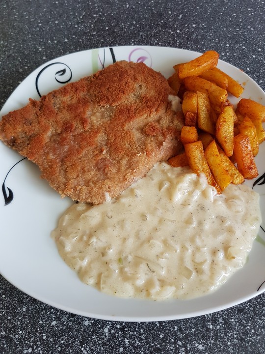 Panierte Koteletts mit Zwiebel-Rahm-Soße von Evelina12 | Chefkoch.de