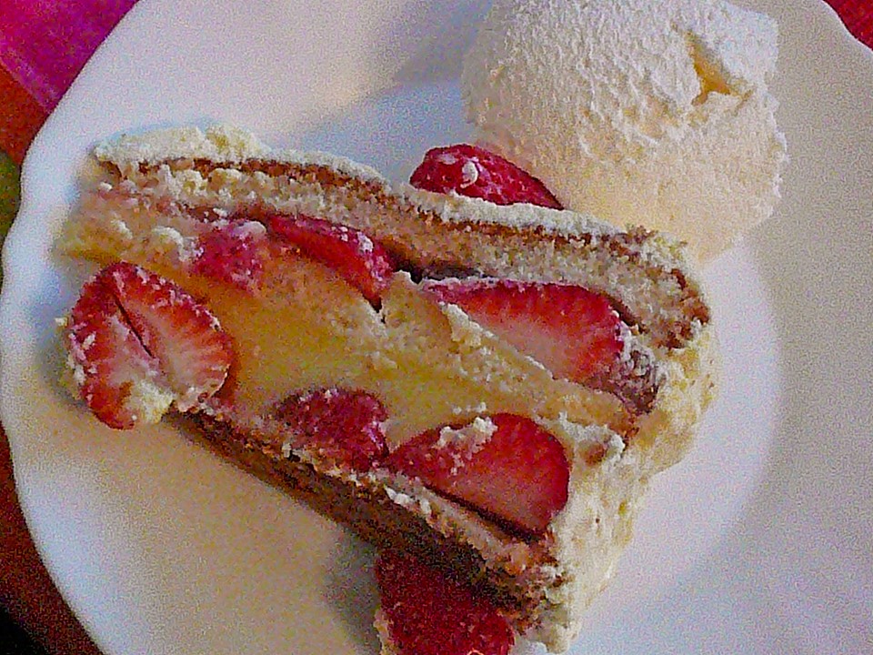 Erdbeer-Vanille-Pudding-Doppeldecker von yunasama | Chefkoch.de
