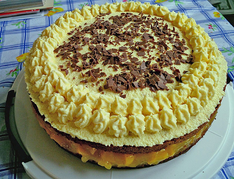 Pfirsich-Maracuja-Buttercremetorte von ritel | Chefkoch.de