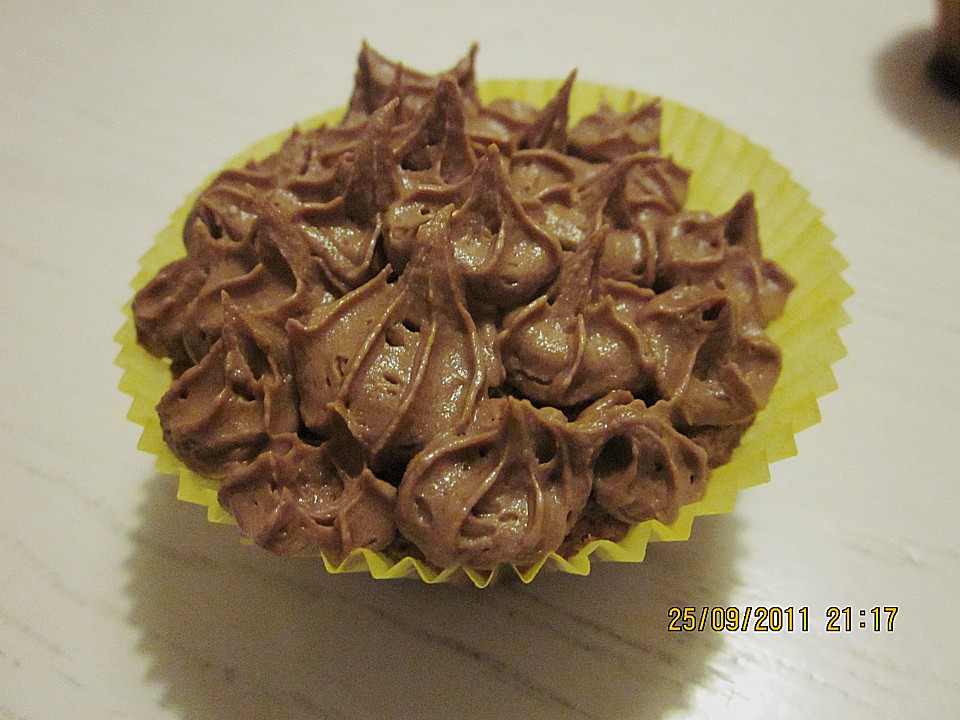 Chocolate Truffle Cupcakes mit Schokoladen und Vanilla Cream Cheese ...