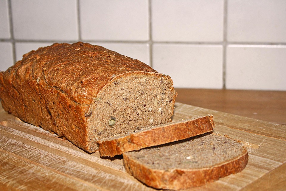 Schnelles Dinkelbrot mit Sonnenblumenkernen von Backmouse | Chefkoch.de