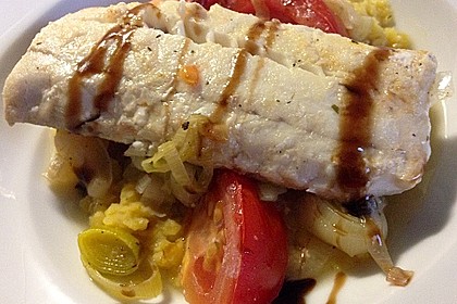 Fisch mit Lauch und Tomaten auf Linsenbett 10