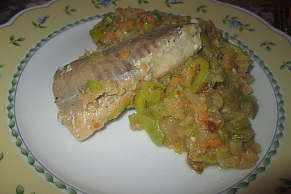 Fisch mit Lauch und Tomaten auf Linsenbett 11