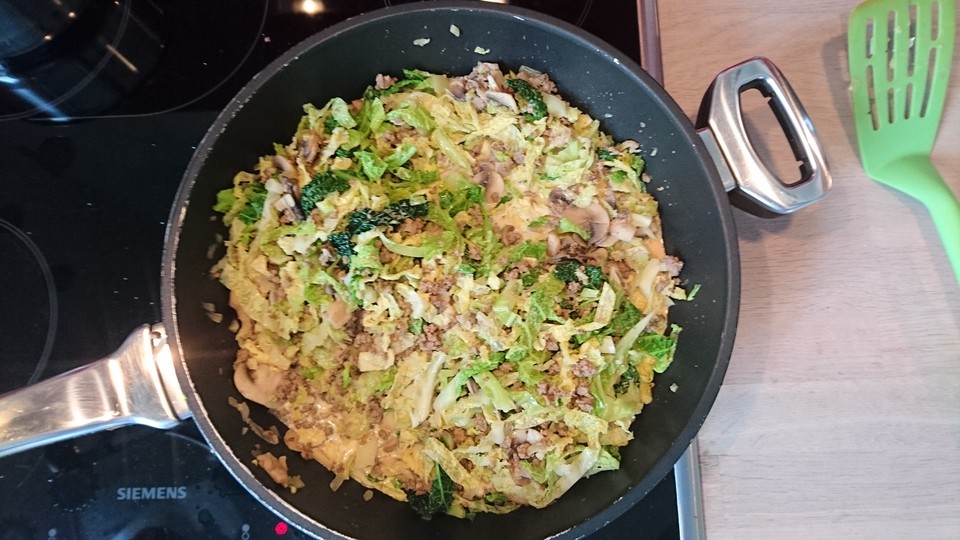 Wirsing-Hack-Pfanne mit Champignons (Rezept mit Bild) | Chefkoch.de