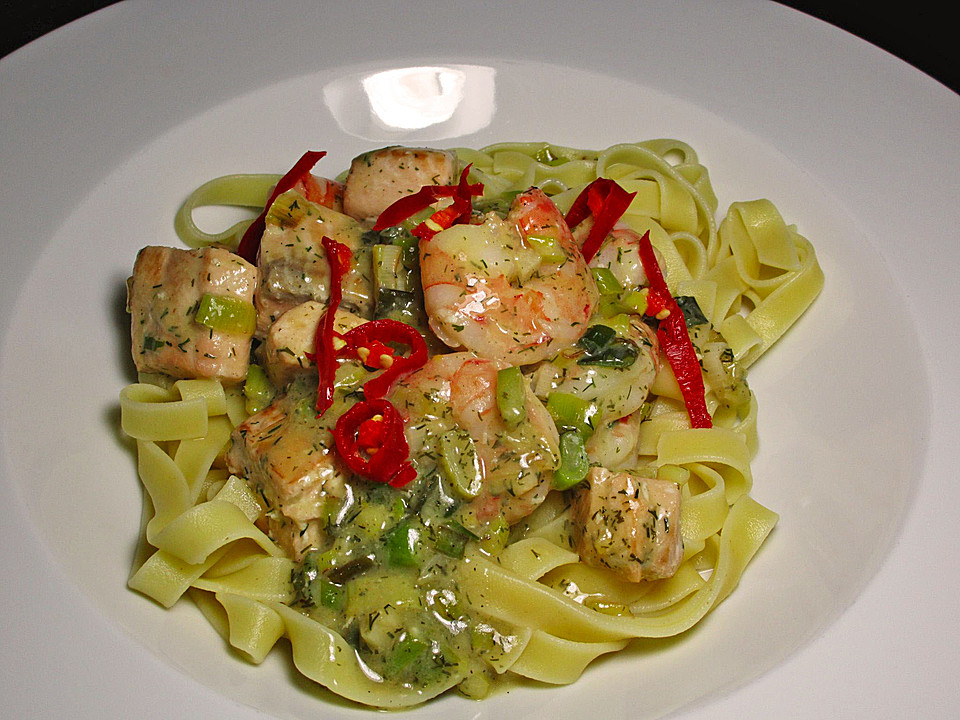 Tagliatelle mit Lachs und Garnelen von badegast1 | Chefkoch.de