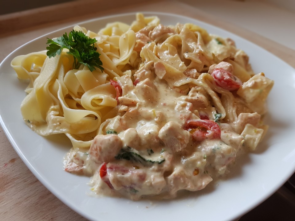 Nudeln mit Lachs-Käse-Soße von Cathi75 | Chefkoch.de