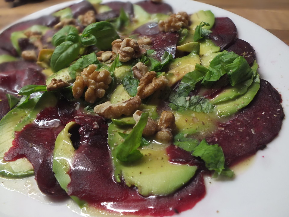 Rote Bete-Avocado Tatar mit Nussvinaigrette von smokey1 | Chefkoch.de