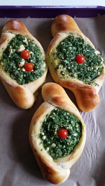 Pide mit Spinat und Schafskäse von SallyGoodfield | Chefkoch.de