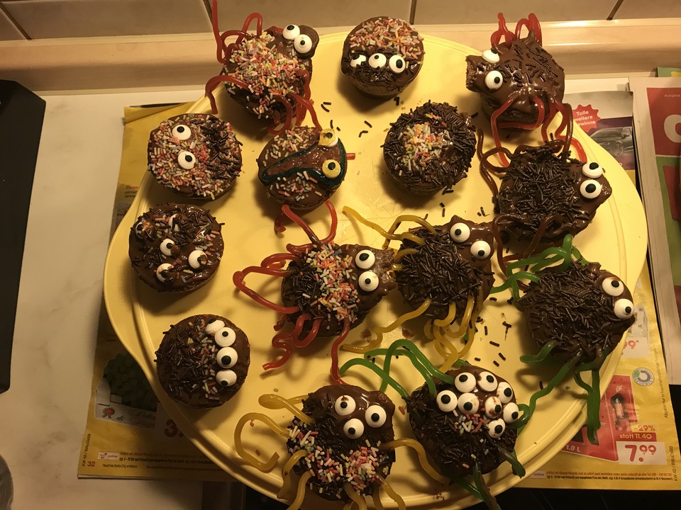 Spinnenmuffins für Halloween von KattyB87 | Chefkoch.de