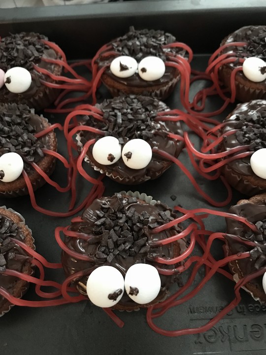 Spinnenmuffins für Halloween von KattyB87 | Chefkoch.de