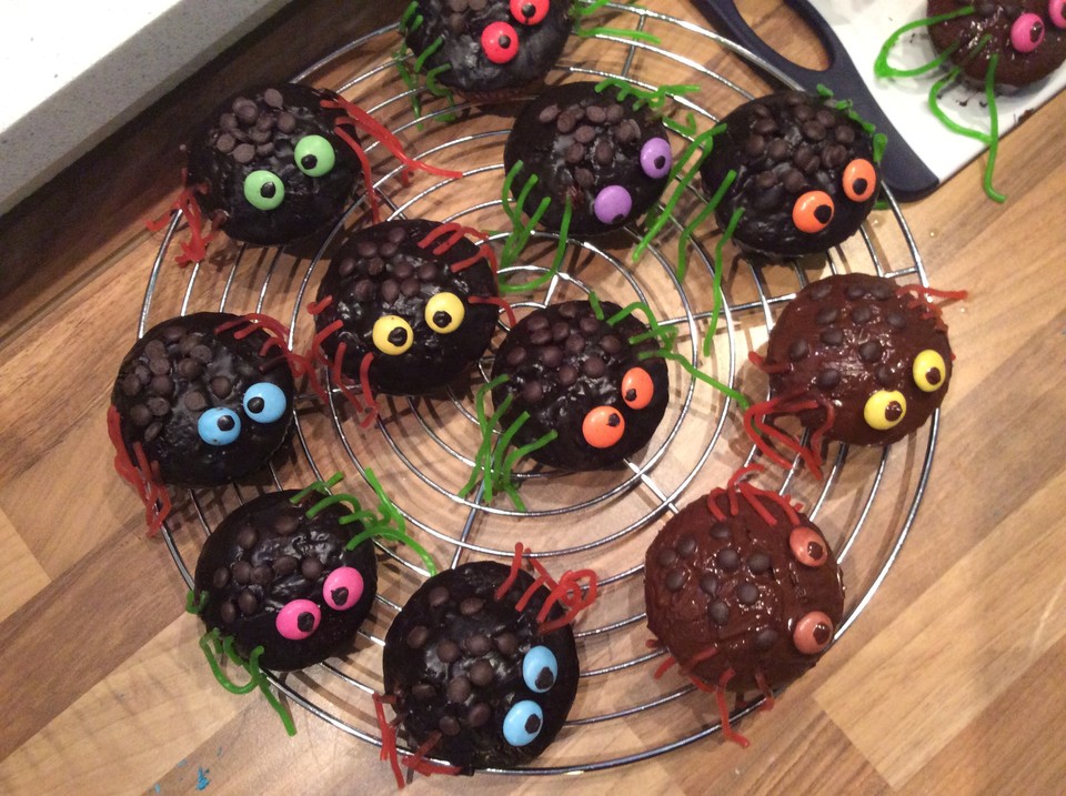 Spinnenmuffins für Halloween von KattyB87 | Chefkoch.de