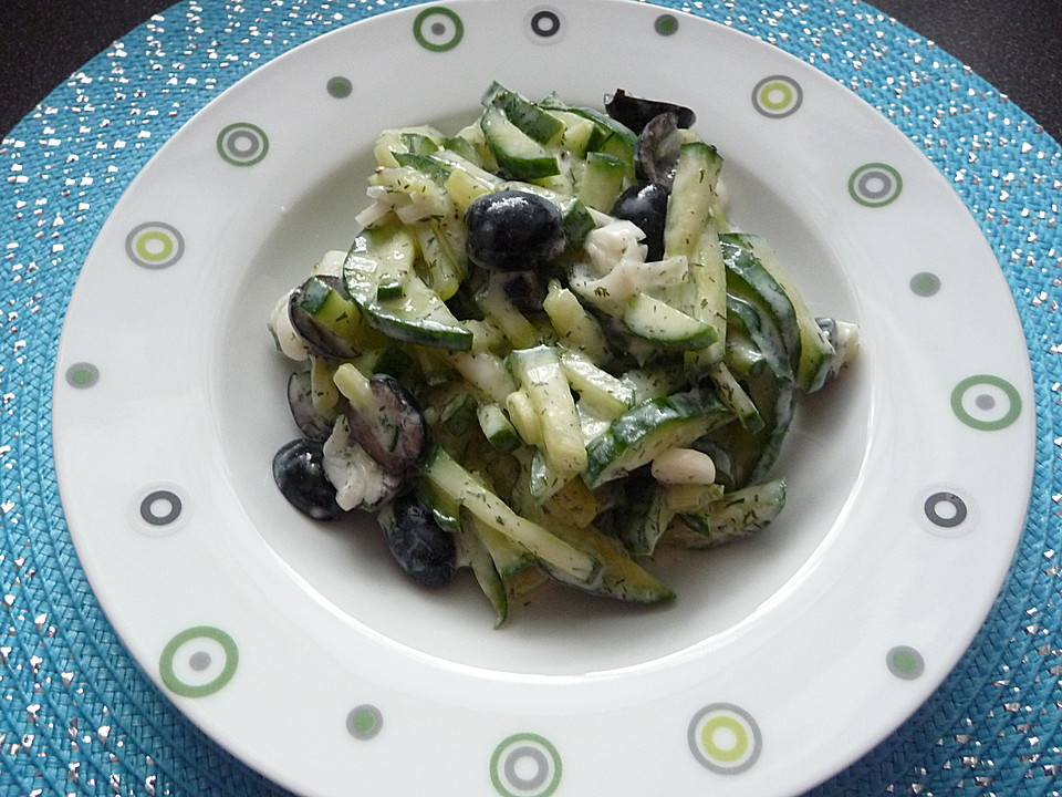 Gurken-Olivensalat mit Frühlingszwiebeln von Wiktorija | Chefkoch.de