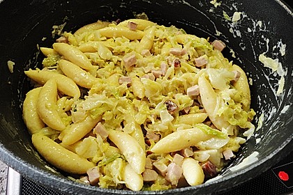 Schupfnudel-Wirsing-Gratin mit Kasseler 35