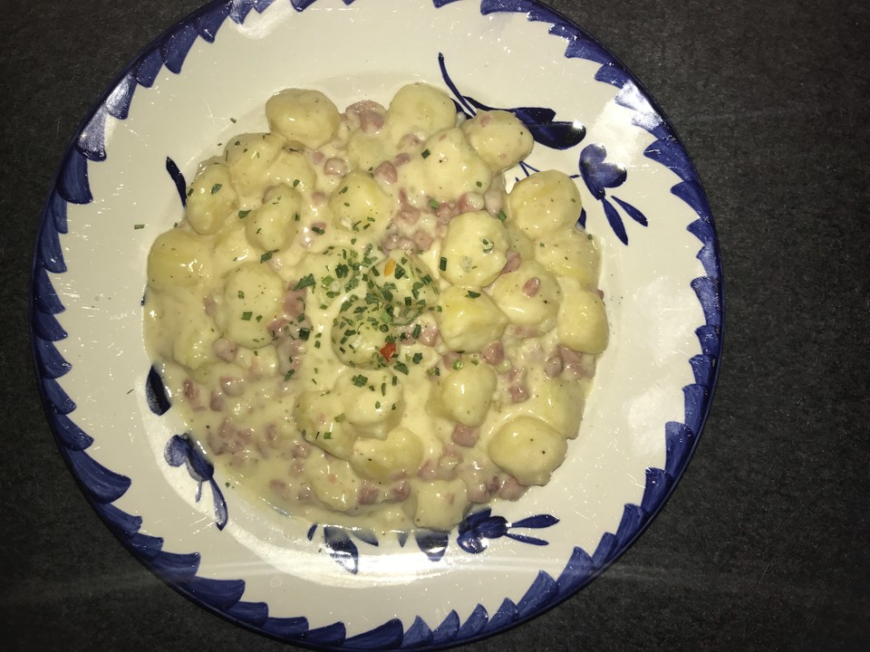 Gnocchi mit Käse-Knoblauch-Schinken-Soße von -Prinzessin17- | Chefkoch.de