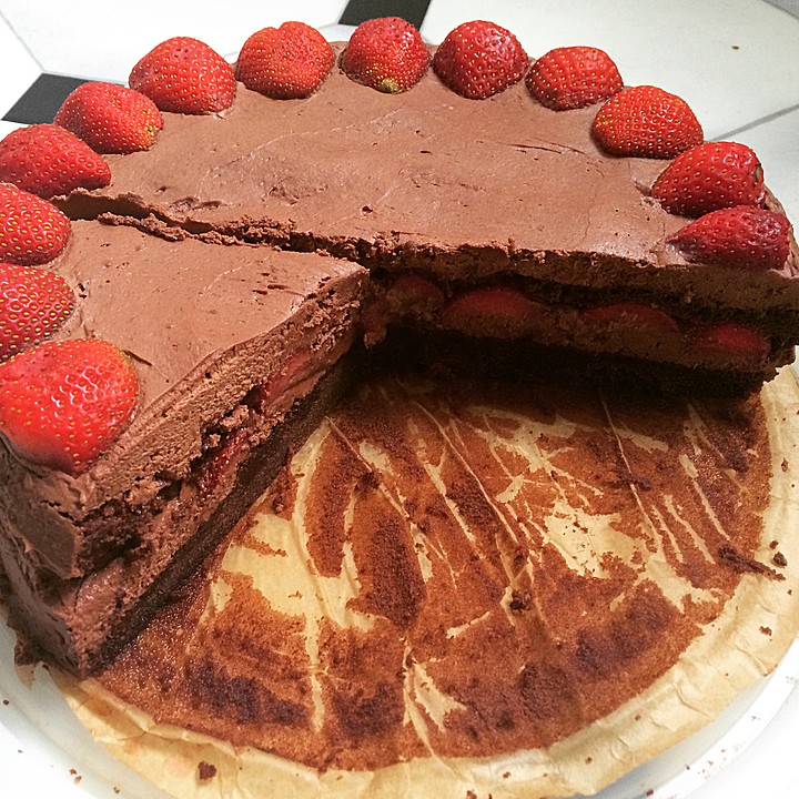 Erdbeer-Schokoladen Torte von dashonigkuchenpferd | Chefkoch.de