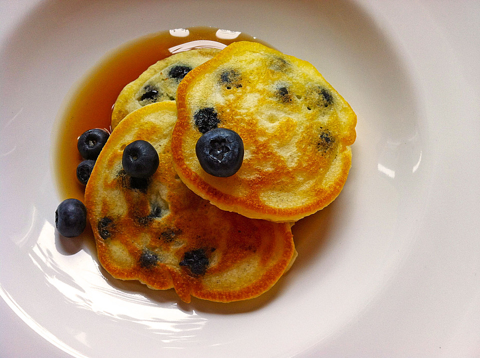 Blaubeer-Pancakes von dashonigkuchenpferd | Chefkoch.de