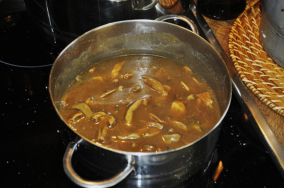 Herzhafte helle Sauce zu kurzgebratenem Fleisch von inwong | Chefkoch.de