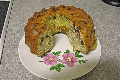 leckerer Kuchen mit Schokostückchen von kitchiniere ...