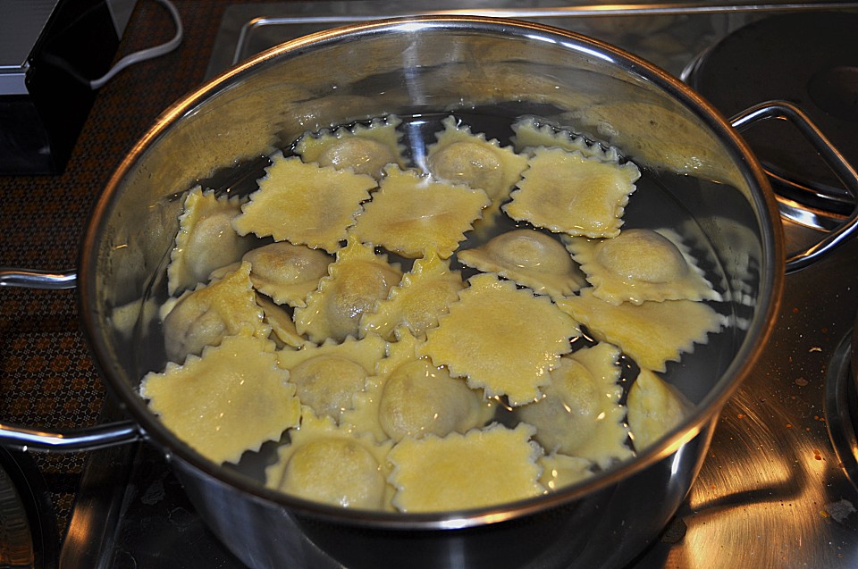 Maultaschen- und Ravioliteig von inwong | Chefkoch.de