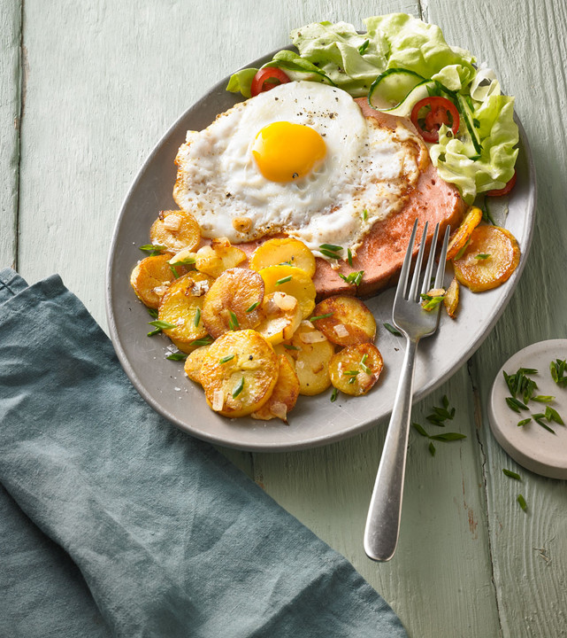 Leberkäse mit Bratkartoffeln und Spiegelei von Agnes86 | Chefkoch.de
