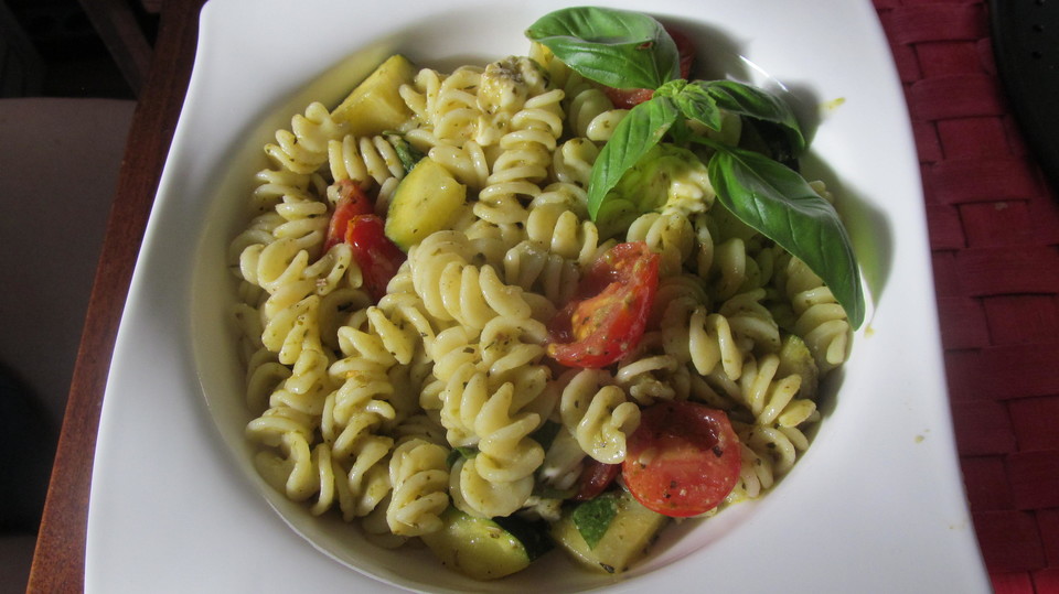 Sommer-Nudelsalat italienischer Art von Baumfrau | Chefkoch.de