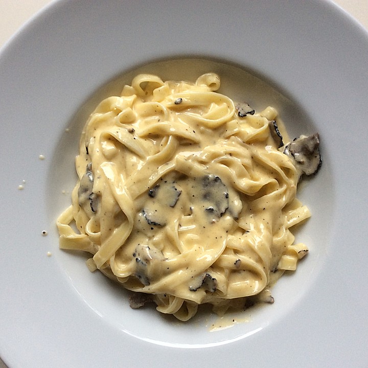 Nudeln (Capellini) in Trüffel - Sahne - Sauce von marygirl | Chefkoch.de