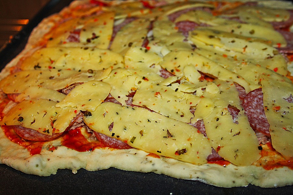 Super leckerer Pizzateig von knuddel201 | Chefkoch.de