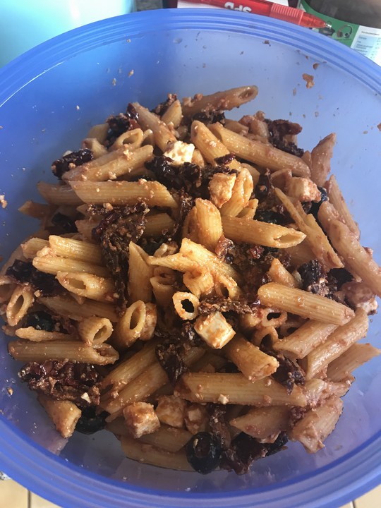 Nudelsalat mit getrockneten Tomaten und Oliven von Nell1 | Chefkoch.de