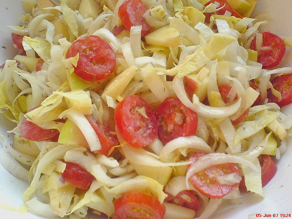Chicoree - Salat mit Kräuterfrischkäse - Dressing von FrauSchmitz ...