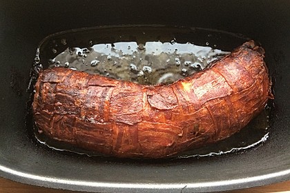 Rollbraten aus grobem Bratwurstteig