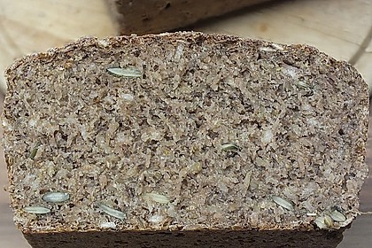 Eifelkrimis kerniges Roggenbrot 8