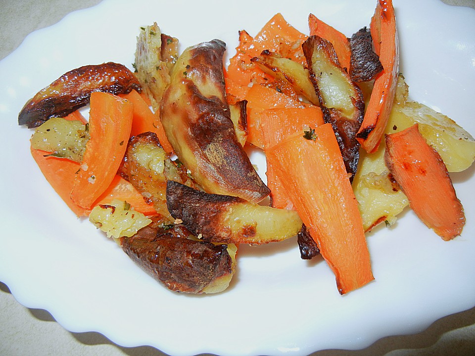 Blackys Kartoffel- Möhrengemüse vom Blech mit Lachsspießen von ...