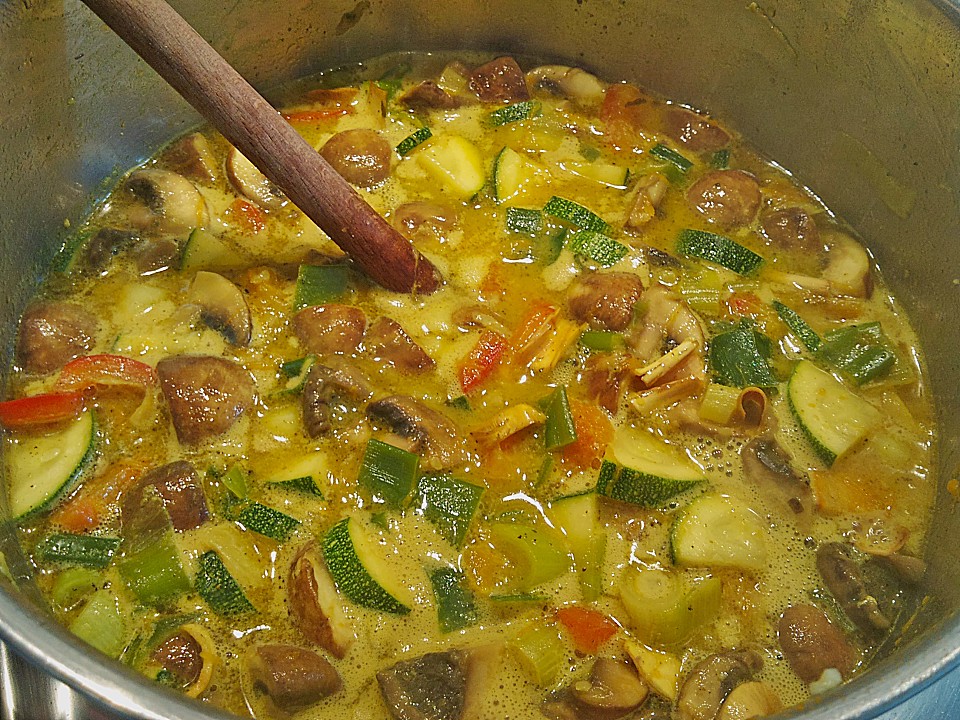 Asiatische Kokos-Gemüse-Suppe mit Erdnüssen von gloryous | Chefkoch.de