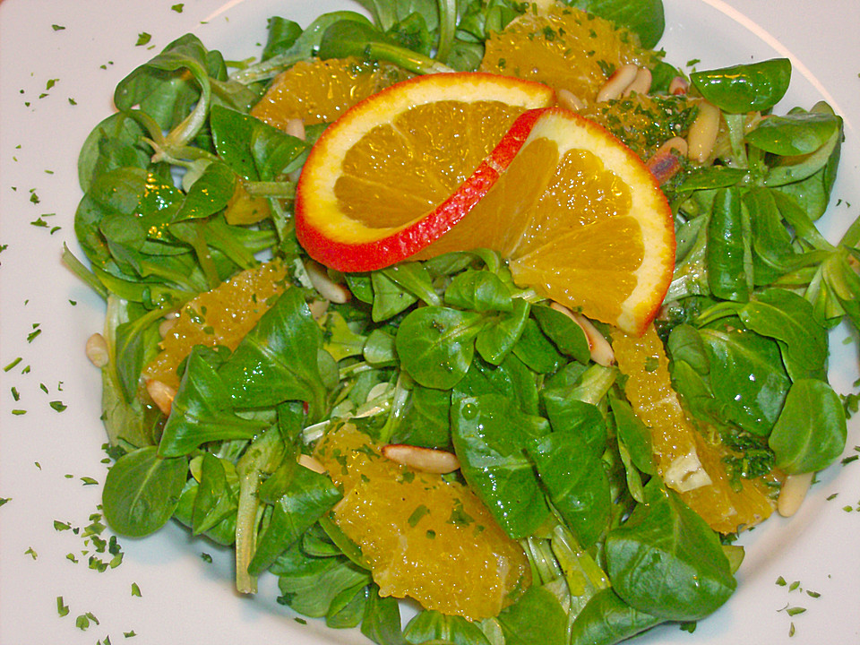 Feldsalat mit Orangen und Pinienkernen von Tsumi77 | Chefkoch.de