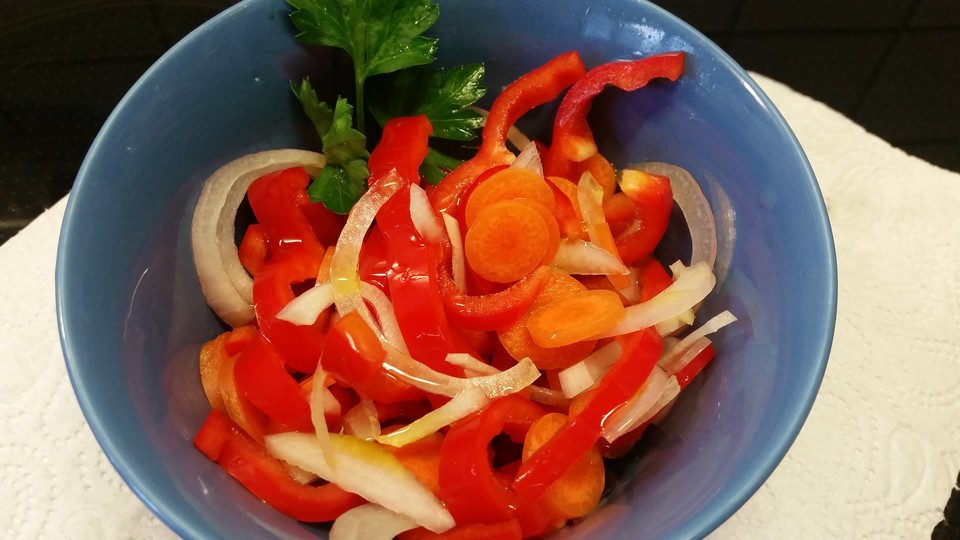 Paprika-Karotten-Salat von Juulee | Chefkoch.de