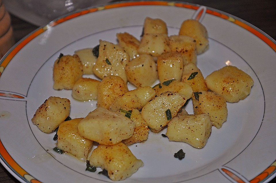 Selbstgemachte Gnocchi in Salbei-Butter von phoenixxe | Chefkoch.de